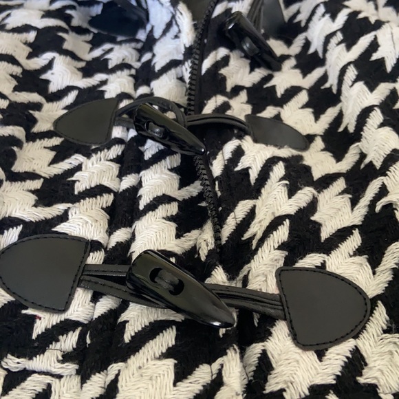 Patterned Coat - Picture 2 of 4